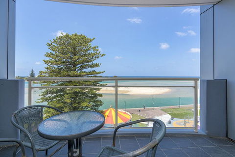 The Oaks Waterfront Resort, Unit 303 - Northern Rivers Accommodation 2