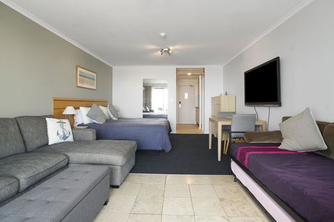 The Oaks Waterfront Resort, Unit 509 - Northern Rivers Accommodation 3