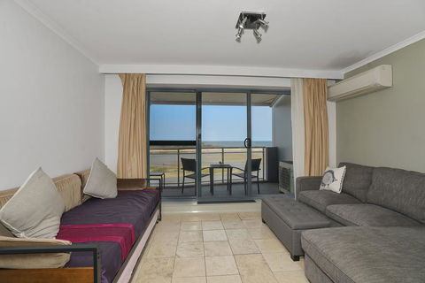 The Oaks Waterfront Resort, Unit 509 - Northern Rivers Accommodation 2
