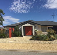 The Red Door - Northern Rivers Accommodation