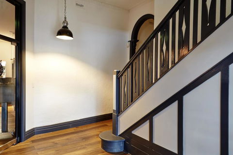 The Royal Hotel, Drouin - Northern Rivers Accommodation 2