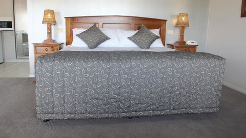 The Saltbush Motor Inn - Northern Rivers Accommodation 0