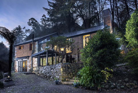 The Stone On The Hill - 3 Bedroom House - Northern Rivers Accommodation 0