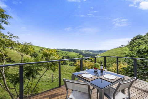 Top Of The Hill - Northern Rivers Accommodation 0