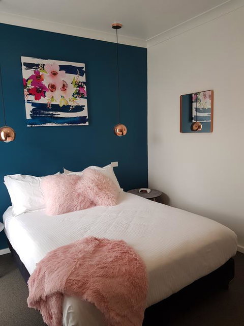 Town House Motor Inn Young - Northern Rivers Accommodation 0