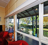 Traditional Three Bedroom Home with Water Views - Northern Rivers Accommodation