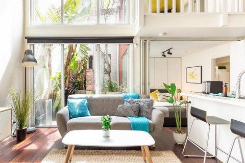 Trendy Loft Near Smith St. With Cosy Courtyard And Parking - Northern Rivers Accommodation 0