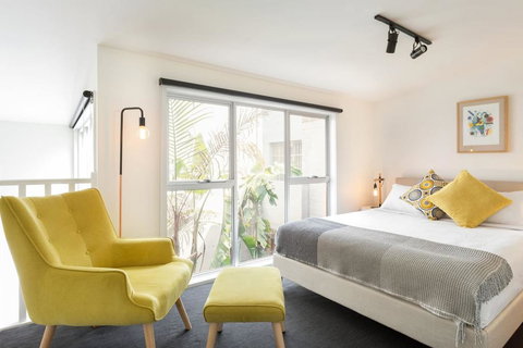 Trendy Loft Near Smith St. With Cosy Courtyard And Parking - Northern Rivers Accommodation 2