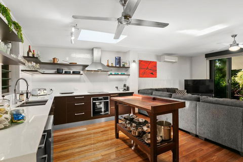 Tropical House, Pool And Extra Bungalow, 4 Bedrooms - Northern Rivers Accommodation 3