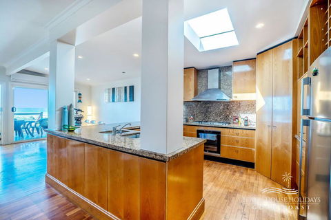True Beachfront Beach House - Northern Rivers Accommodation 3