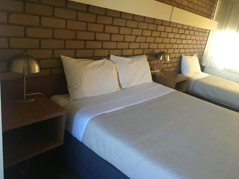 Tudor House Motel - Northern Rivers Accommodation 0