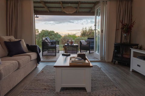 Tully Cottage B&B - Northern Rivers Accommodation 0