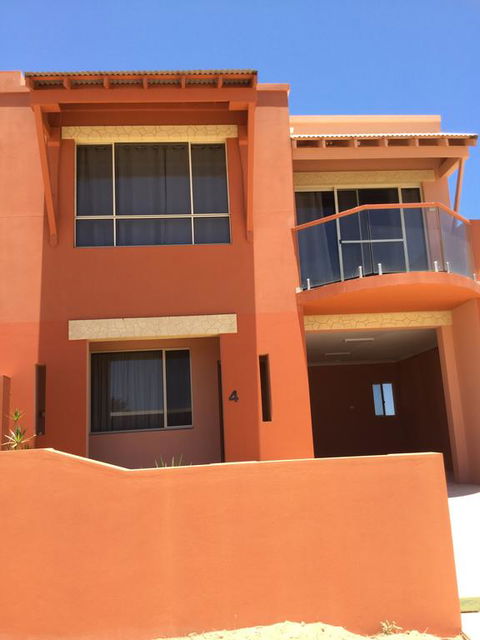Tuscany Townhouse 3-4 - Northern Rivers Accommodation 0