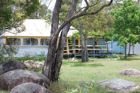 Twisted Gum Vineyard Cottage - Northern Rivers Accommodation 0