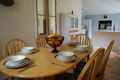 Twisted Gum Vineyard Cottage - Northern Rivers Accommodation 3