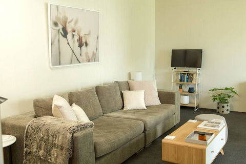 Two Bedroom Gem, Short Drive To MONA - Northern Rivers Accommodation 0