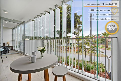 Ultra Modern, Luxurious Apartment In Tranquil Sydney - Northern Rivers Accommodation 2