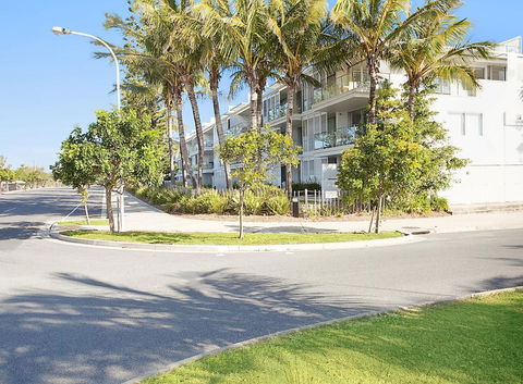 Unit 105 Plantation - Rainbow Beach, Plantation Resort, Second Floor, Aircon, Pool, Spa - Northern Rivers Accommodation 0