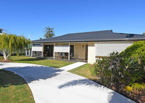 Urangan Harbour Bungalow - Northern Rivers Accommodation 0