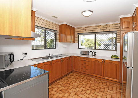 Urangan Harbour Bungalow - Northern Rivers Accommodation 2