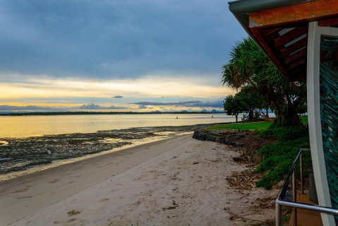Views, Pool, Air Conditioning - Karoonda Sands Welsby Pde, Bongaree - Northern Rivers Accommodation 1