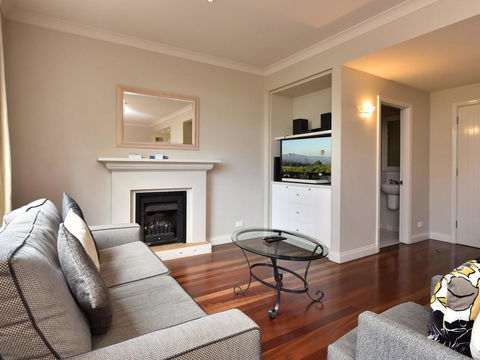 Villa 2br Nebbiolo Resort Condo Located Within Cypress Lakes Resort (nothing Is More Central) - Northern Rivers Accommodation 2