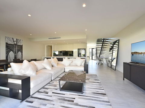 Villa Capri Waterside At Trinity Point - Northern Rivers Accommodation 1
