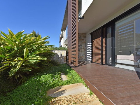 Villa Catania Waterside At Trinity Point - Northern Rivers Accommodation 2