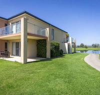 Villa On The Green - Northern Rivers Accommodation