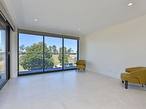 Villa Sorrento Waterside At Trinity Point - Northern Rivers Accommodation 3