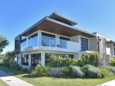 Villa Sorrento Waterside At Trinity Point - Northern Rivers Accommodation 0