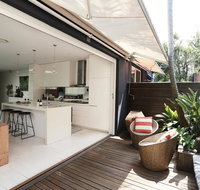 Walk to beach from this Stylish Bronte Oasis w AC wifi and free parking - Northern Rivers Accommodation