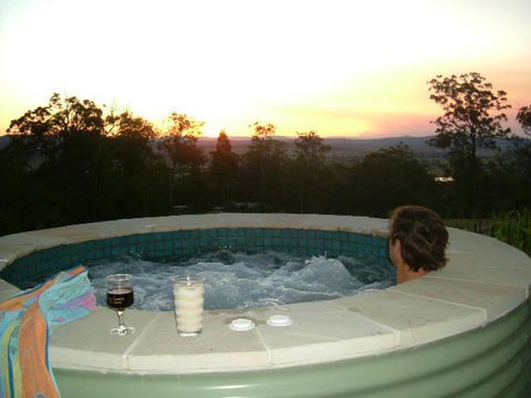 Wallaby Ridge Retreat - Northern Rivers Accommodation 0