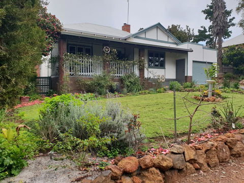 Walnut Cottage - 2 Bedroom Pet Friendly Country Cottage - Northern Rivers Accommodation 0