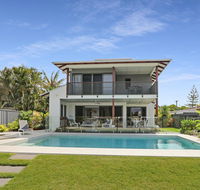 WATERFRONT HOME BORDERING MOOLOOLABA - Northern Rivers Accommodation