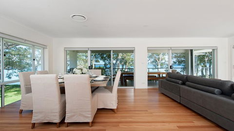 Waterfront Serenity - Luxury Home With Grand Views - Northern Rivers Accommodation 3