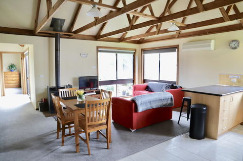 Red Ceder Cottage - Great Ocean Road - Port Campbell - Northern Rivers Accommodation 12