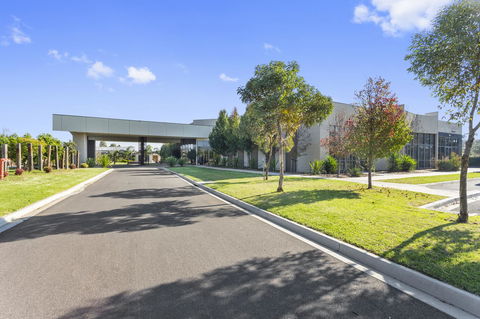 Quality Hotel Point Cook - Northern Rivers Accommodation 7