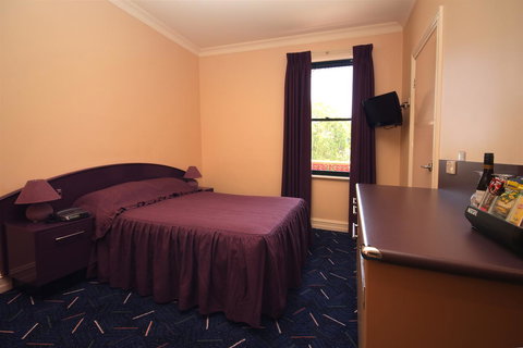 Mitchell River Tavern - Northern Rivers Accommodation 18