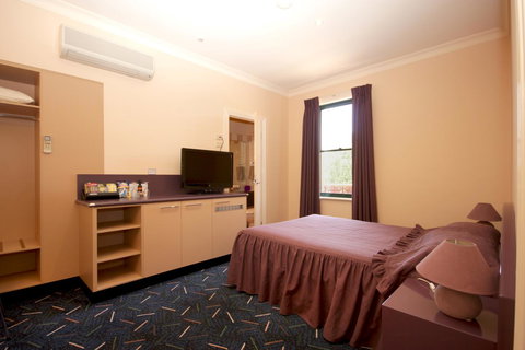 Mitchell River Tavern - Northern Rivers Accommodation 33