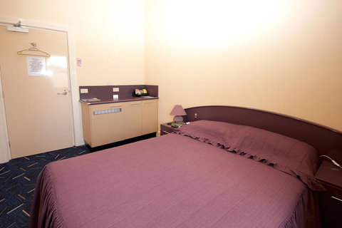 Mitchell River Tavern - Northern Rivers Accommodation 14