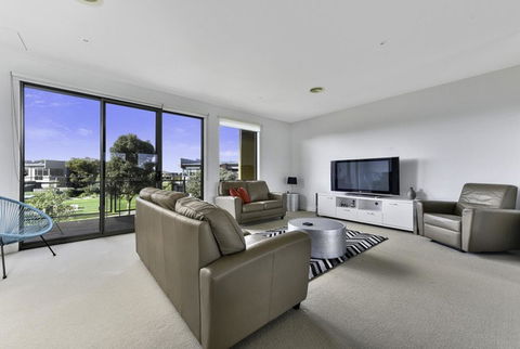 Torquay Golf Retreats - Pool, Beach, Tennis, Golf - Northern Rivers Accommodation 0