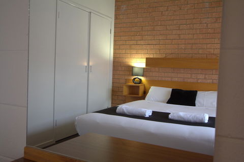 Blue Whale Motor Inn & Apartments - Northern Rivers Accommodation 24