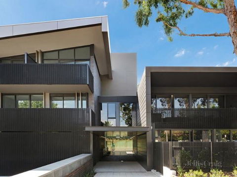 Camberwell Burke Road Apartment - Northern Rivers Accommodation 13