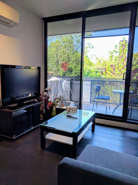 Camberwell Burke Road Apartment - Northern Rivers Accommodation 6