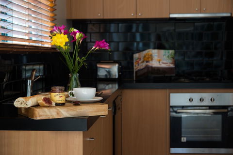 Lake Como Villa - Northern Rivers Accommodation 4