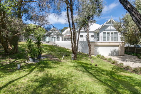 Perfect Blairgowrie Beach House - Northern Rivers Accommodation 2