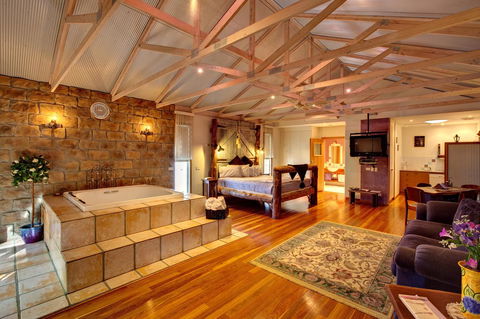 Ditto Daddy's - Northern Rivers Accommodation 0