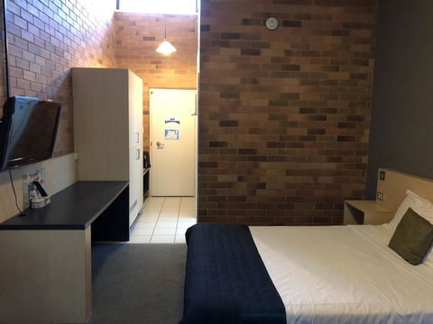 Bribie Island Hotel - Northern Rivers Accommodation 3