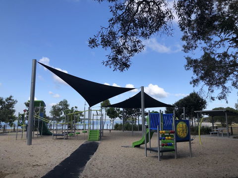 Bribie Island Hotel - Northern Rivers Accommodation 23